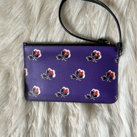 Coach NWOT F56027 Bramble Rose Wristlet, Purple Floral - Picture 5 of 6